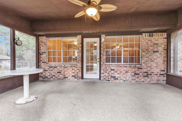 2202 Harlow Lane, Huntsville, TX 77320