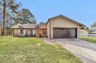 2202 Harlow Lane, Huntsville, TX 77320