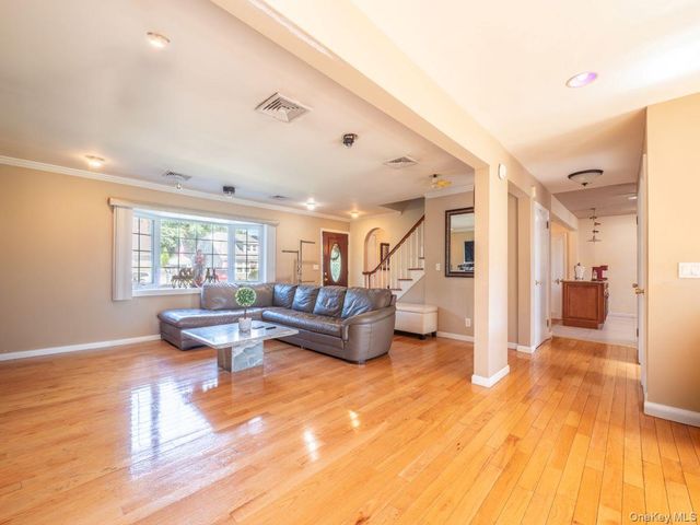295 Ivy Avenue, Westbury, NY 11590