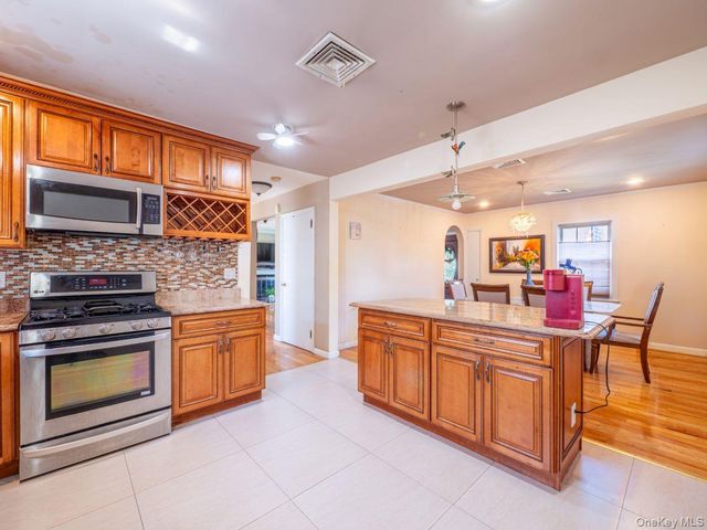 295 Ivy Avenue, Westbury, NY 11590