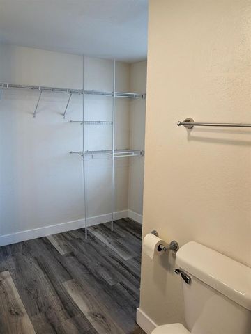 1718 E JOHN STREET, Appleton, WI 54915