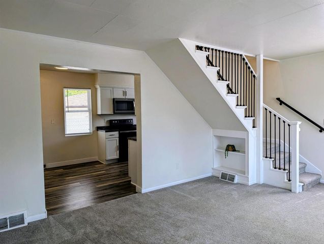 1718 E JOHN STREET, Appleton, WI 54915