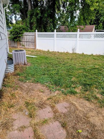 1718 E JOHN STREET, Appleton, WI 54915