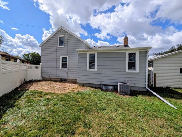 1718 E JOHN STREET, Appleton, WI 54915