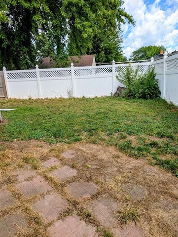 1718 E JOHN STREET, Appleton, WI 54915