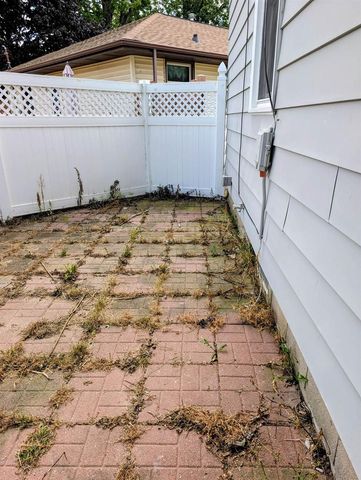1718 E JOHN STREET, Appleton, WI 54915
