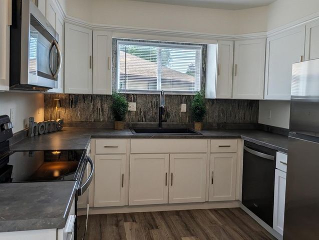 1718 E JOHN STREET, Appleton, WI 54915
