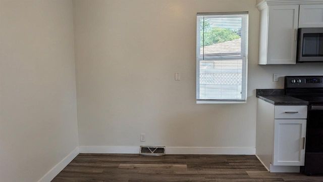 1718 E JOHN STREET, Appleton, WI 54915