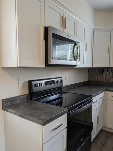 1718 E JOHN STREET, Appleton, WI 54915