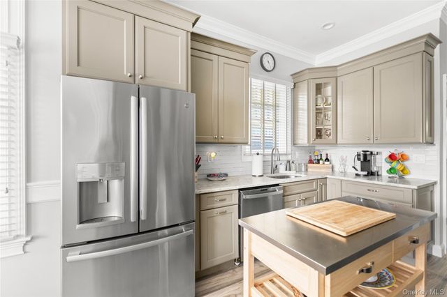 89 Jims Trail, Bayport, NY 11705