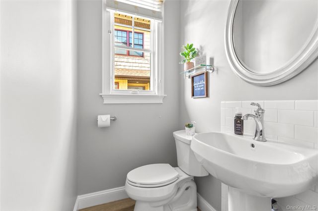 89 Jims Trail, Bayport, NY 11705