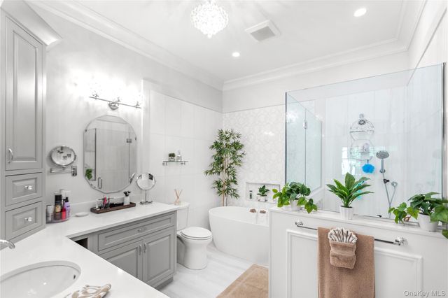 89 Jims Trail, Bayport, NY 11705