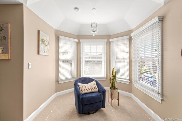 89 Jims Trail, Bayport, NY 11705