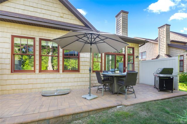 89 Jims Trail, Bayport, NY 11705