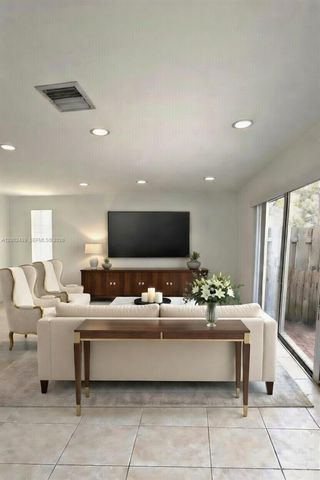 3743 NW 122nd Ter, Sunrise, FL 33323
