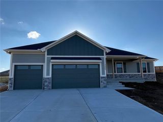 1917 Ridge Tree Drive, Pleasant Hill, MO 64080