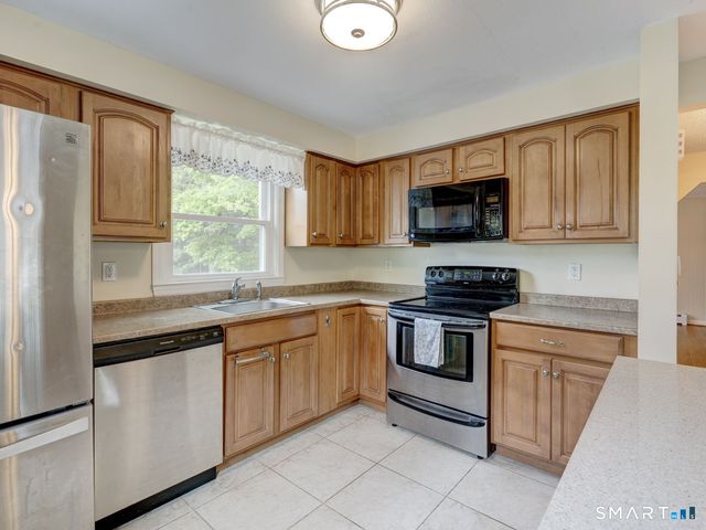 123 Bretton Road, Manchester, CT 06042
