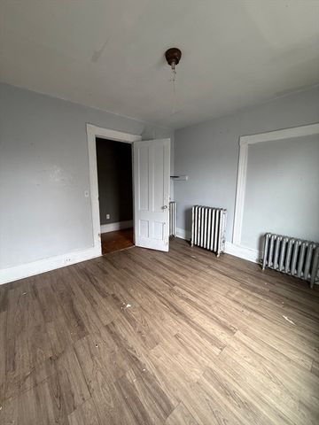 1030 Worthington St, Springfield, MA 01109