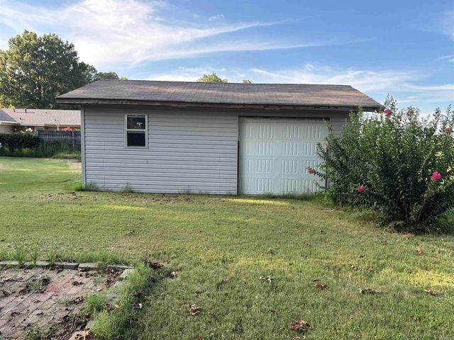 212 Brent Street, Dumas, AR 71639