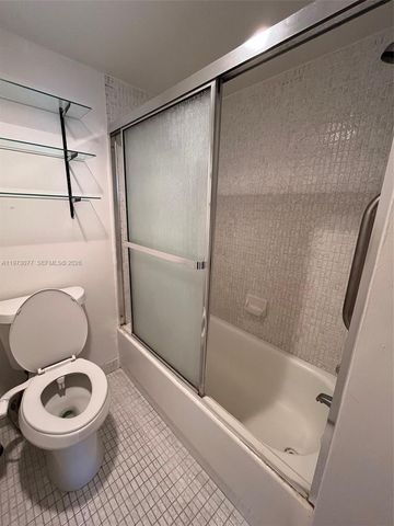 20301 W Country Club Dr 625, Aventura, FL 33180