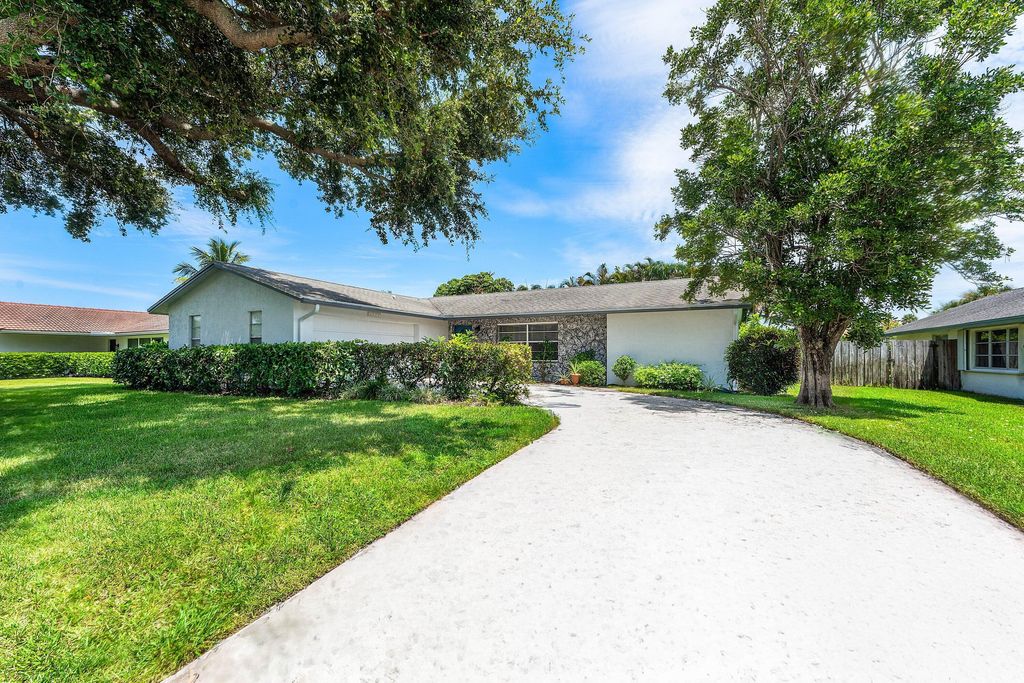 11592 Ficus Street, Palm Beach Gardens, FL 33410