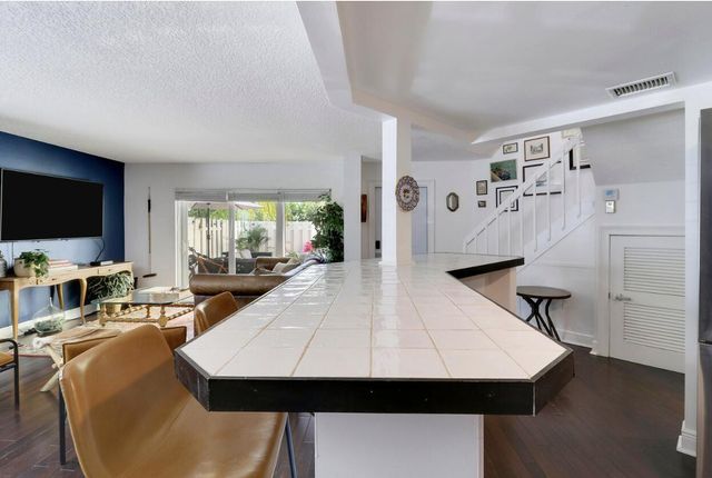 293 Seabreeze Circle, Jupiter, FL 33477