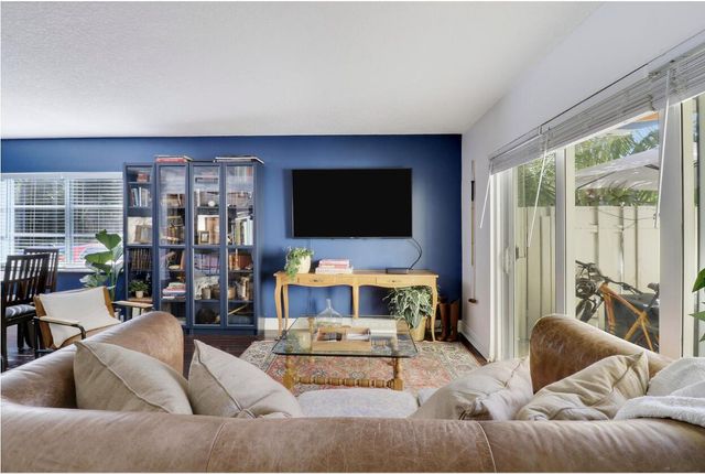 293 Seabreeze Circle, Jupiter, FL 33477