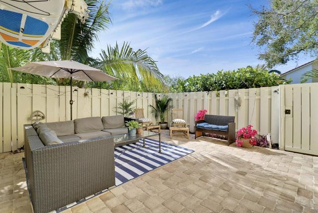 293 Seabreeze Circle, Jupiter, FL 33477