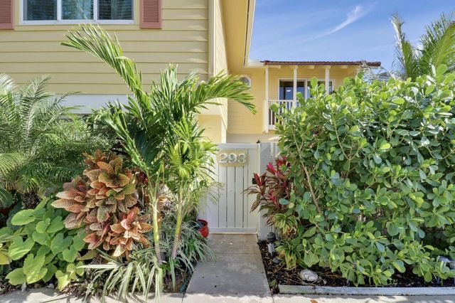 293 Seabreeze Circle, Jupiter, FL 33477