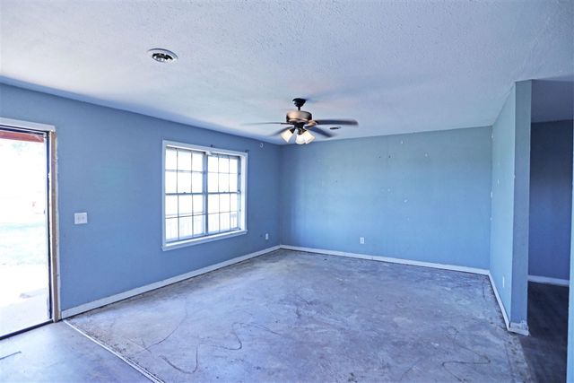 11784 Linn Rd, Madill, OK 73446