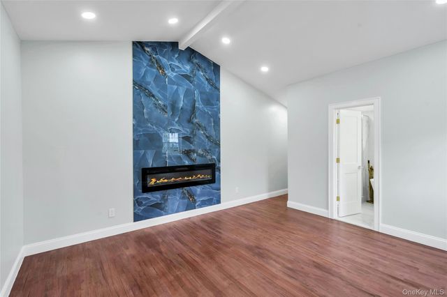 21 Fuller Street, Dix Hills, NY 11746