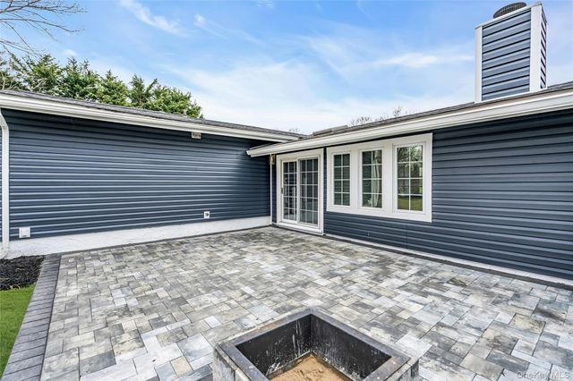 21 Fuller Street, Dix Hills, NY 11746