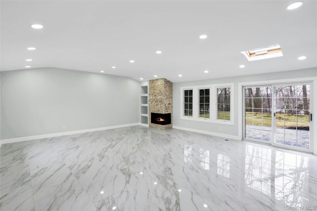 21 Fuller Street, Dix Hills, NY 11746