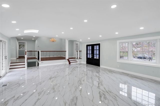 21 Fuller Street, Dix Hills, NY 11746
