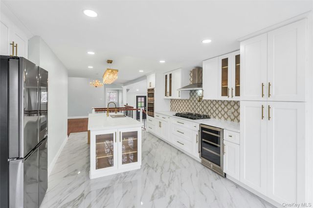 21 Fuller Street, Dix Hills, NY 11746