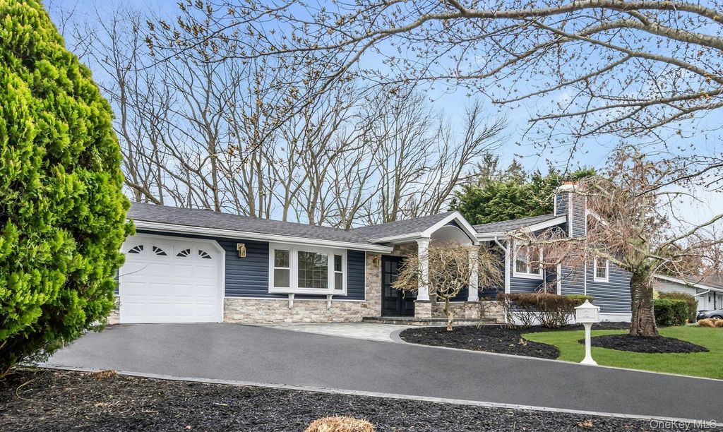 21 Fuller Street, Dix Hills, NY 11746
