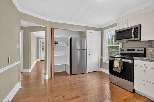 202 W Whitsett Street, Graham, NC 27253