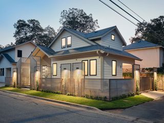 1401 E 3rd ST 2, Austin, TX 78702