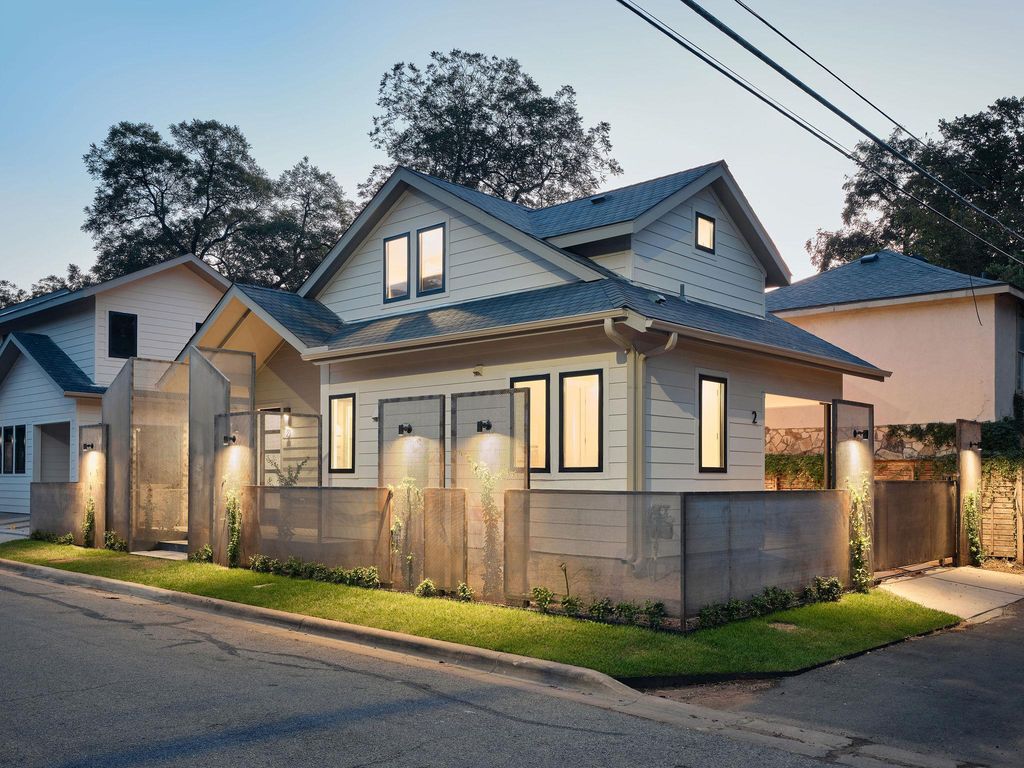 1401 E 3rd ST 2, Austin, TX 78702