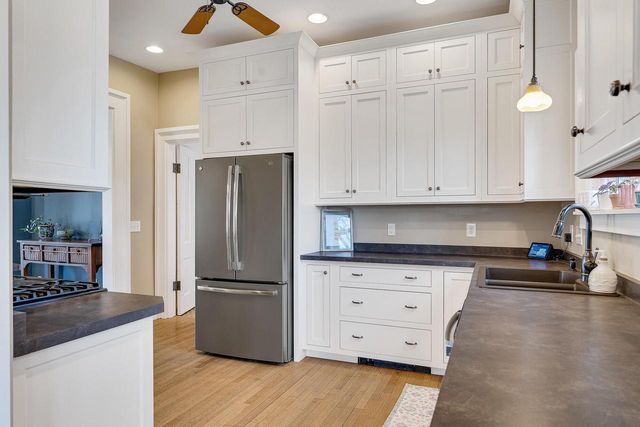 1003 King STREET, La Crosse, WI 54601