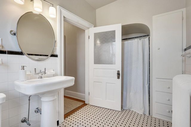 1003 King STREET, La Crosse, WI 54601