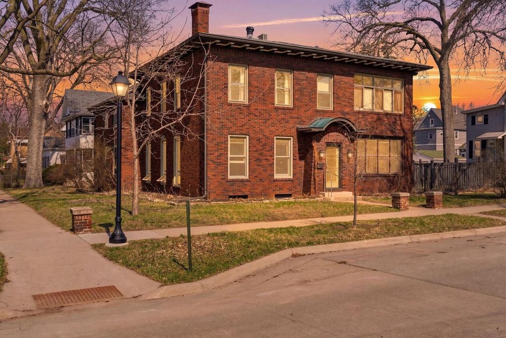 1003 King STREET, La Crosse, WI 54601