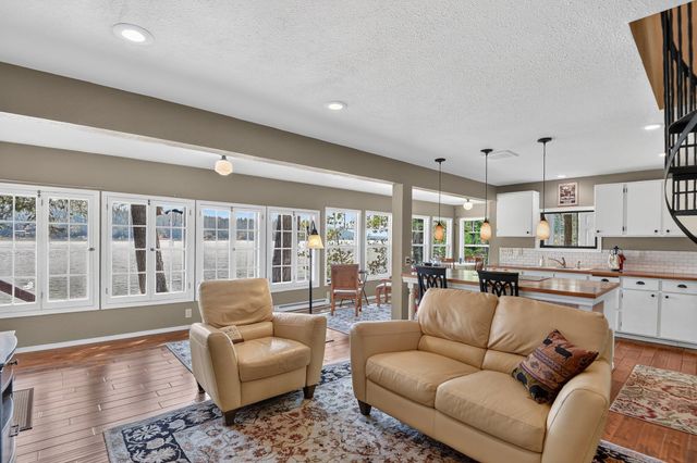 13510 N Peninsula Dr, Newman Lake, WA 99025