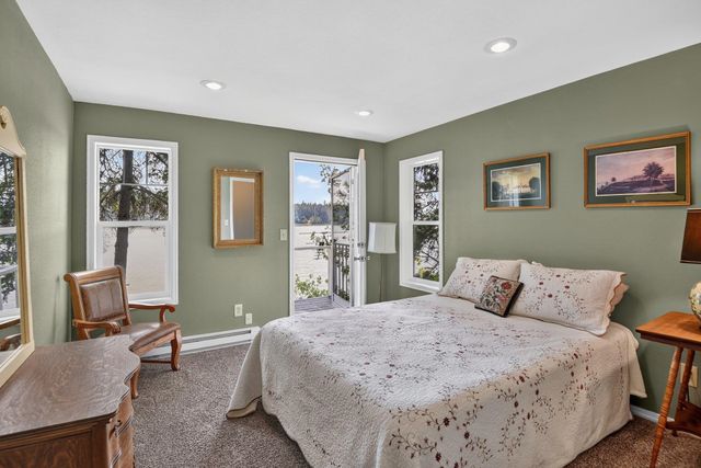 13510 N Peninsula Dr, Newman Lake, WA 99025
