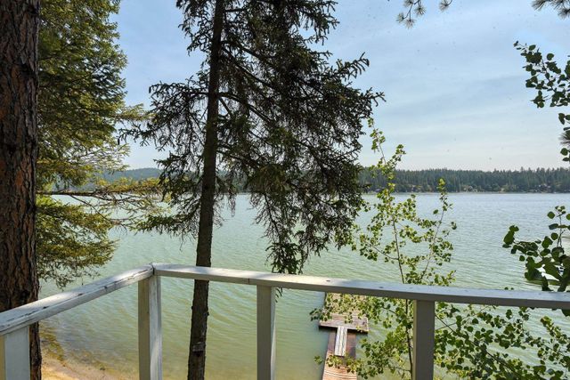13510 N Peninsula Dr, Newman Lake, WA 99025