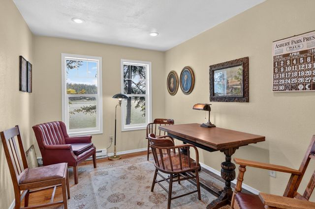 13510 N Peninsula Dr, Newman Lake, WA 99025