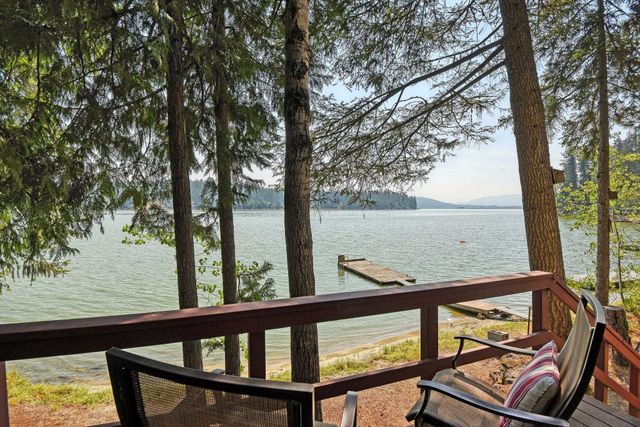 13510 N Peninsula Dr, Newman Lake, WA 99025