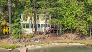 13510 N Peninsula Dr, Newman Lake, WA 99025
