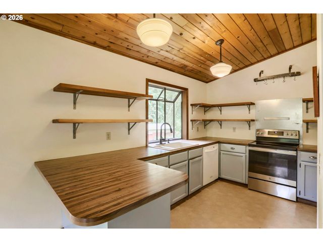 39105 Se GORDON CREEK Rd, Corbett, OR 97019