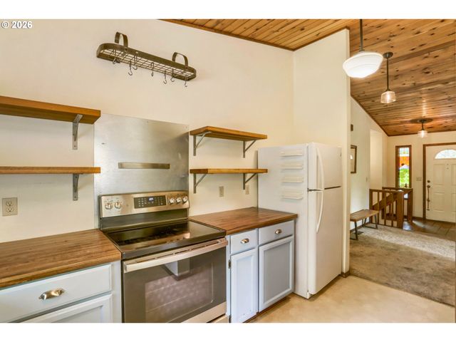39105 Se GORDON CREEK Rd, Corbett, OR 97019